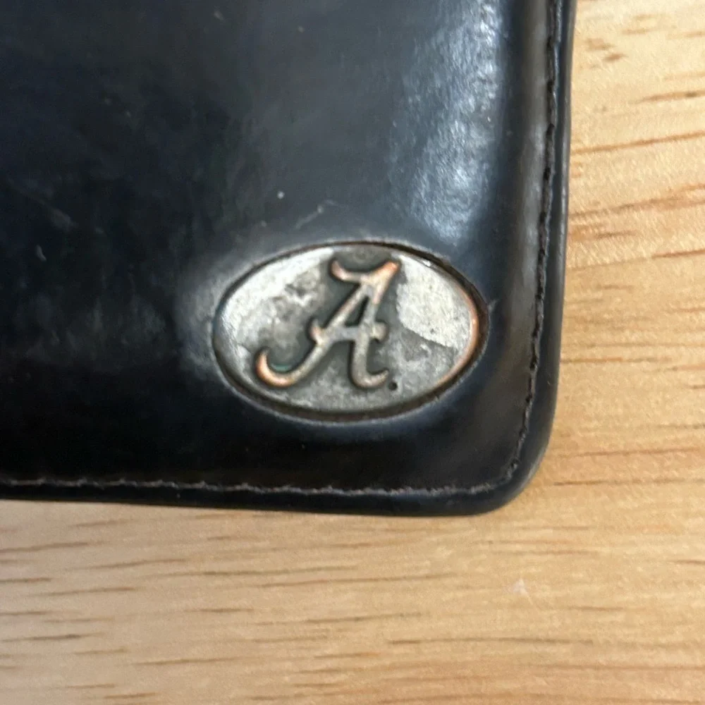 Fossil Alabama Crimson Tide wallet. Dark Leather with  Brass Accent